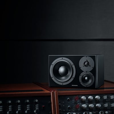 Dynaudio-LYD-48---Black---02_1200x1200px